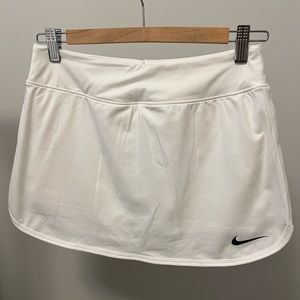 Nike Active White Skort Dri-Fit. S.